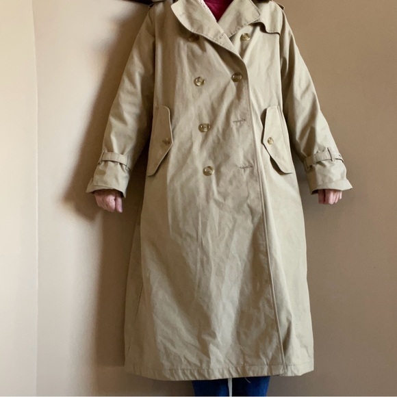Classic Tan Women's Trench Coat - Picture 12 of 12